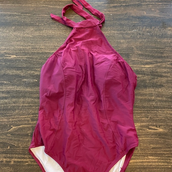 🌸3/$20🌸Halter top swim suit - Picture 1 of 1